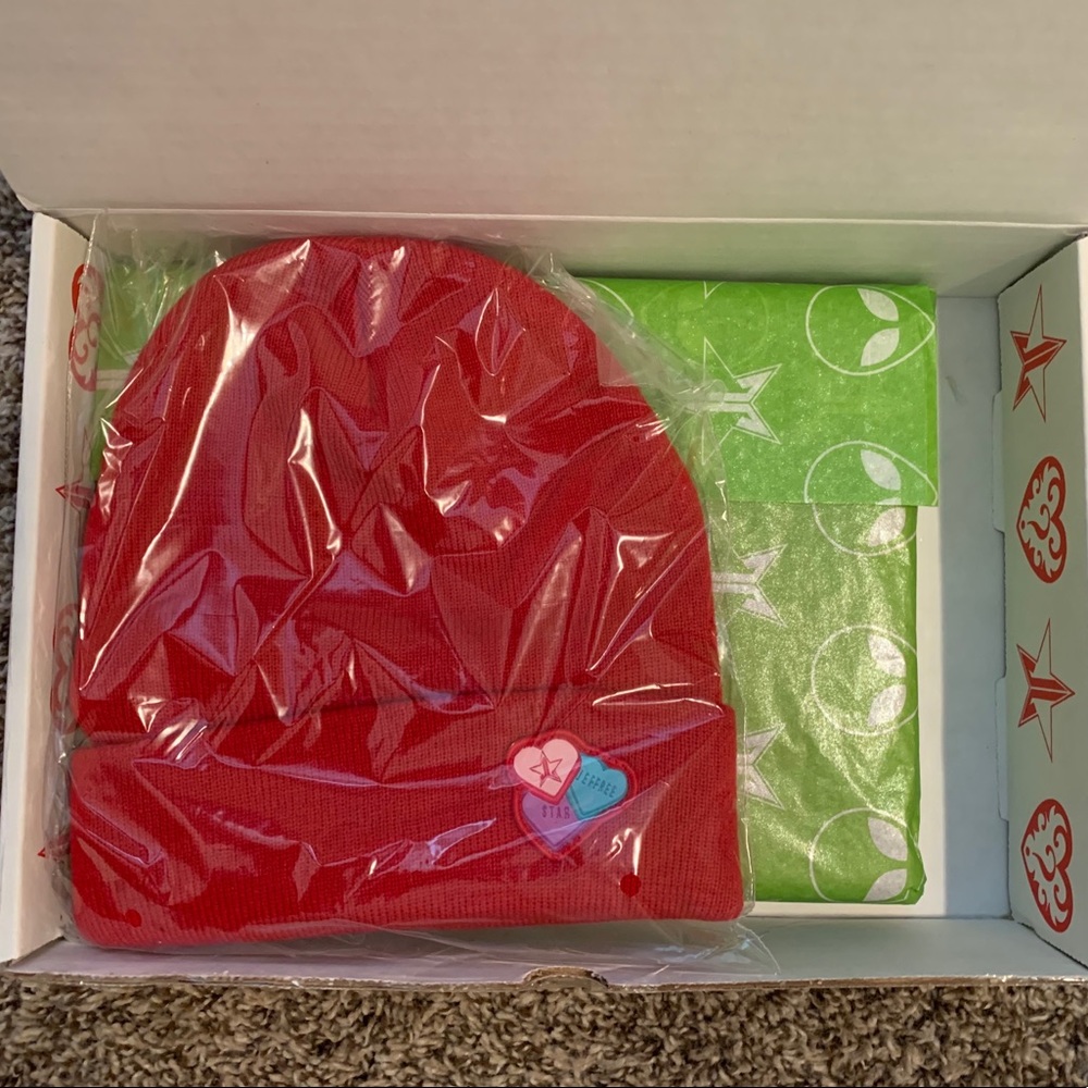 Jeffree Star Alien Palette & Beanie